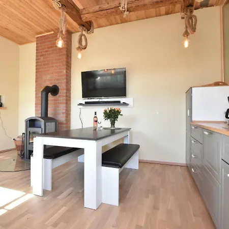Lägenhet Individual And Charming - With Fireplace, Terrace And Garden *